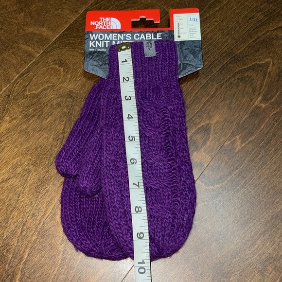 The North Face cable knit mitt - Picture 6 of 7